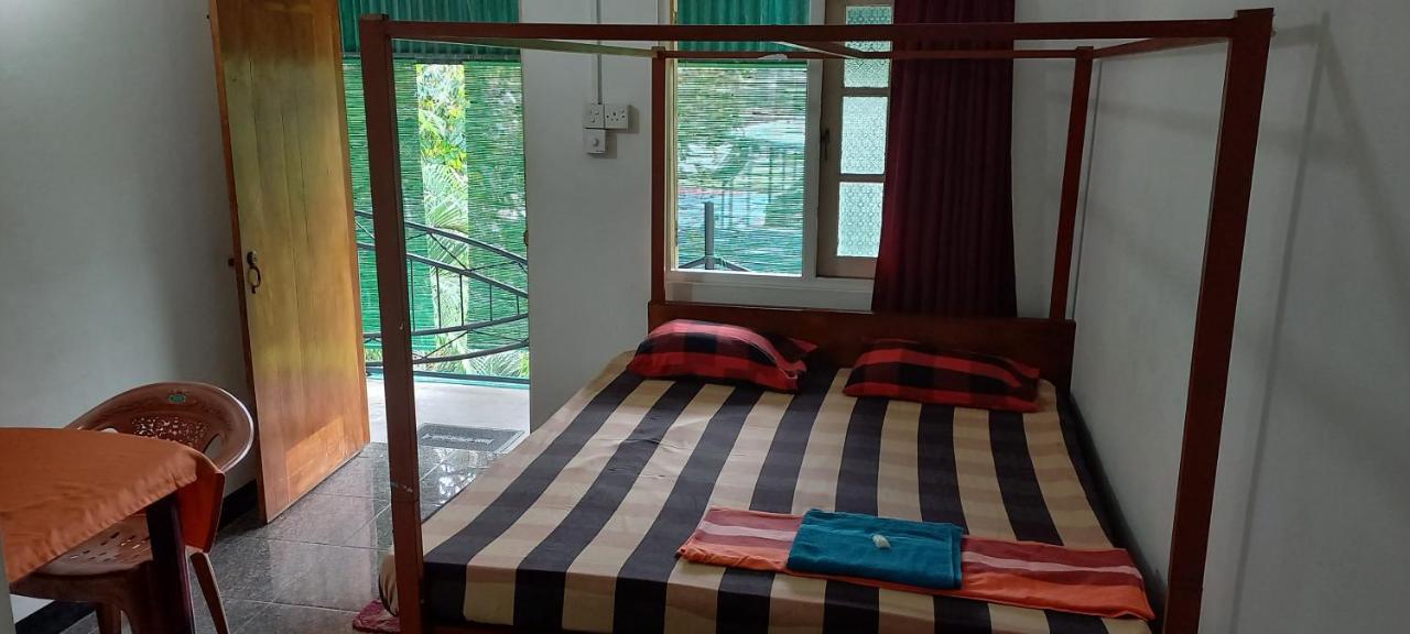 Shady Transit Hostel *