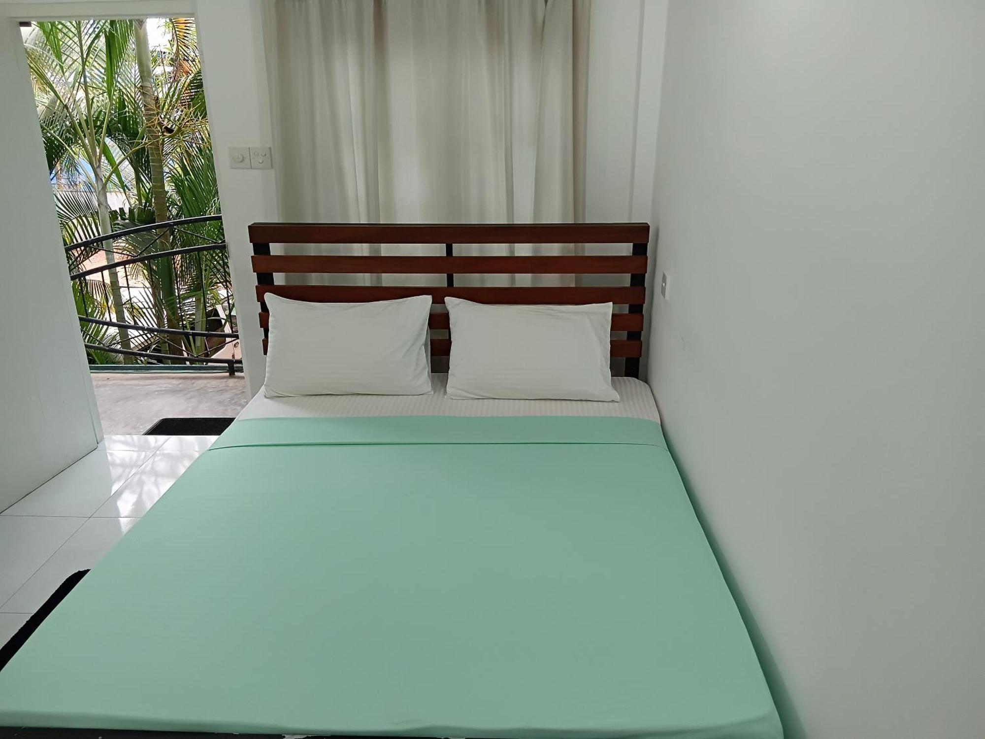 Shady Transit Hostel Katunayaka
